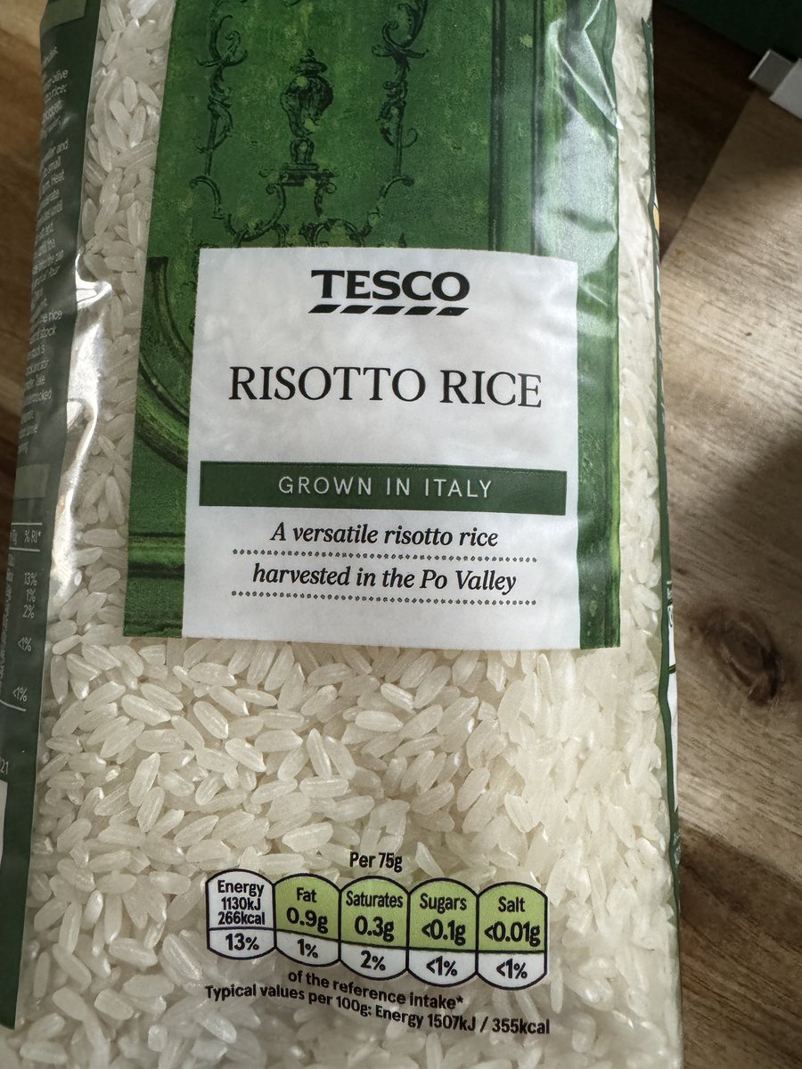 MarkNewmanUK's tweet photo. @Tesco not convinced this is actually risotto rice looks very long grain. #foodstandards https://t.co/gNxxVn6iXV