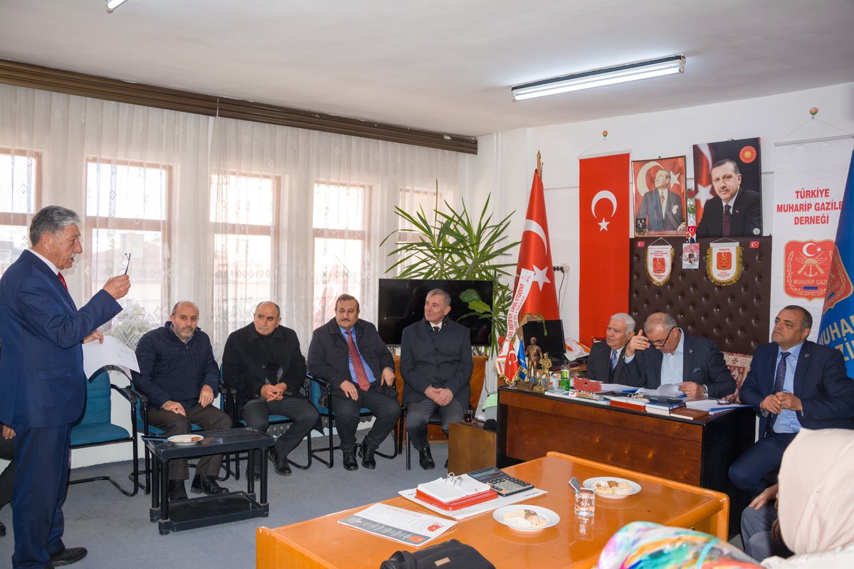 Cumhur İttifakı Belediye Başkan Adayımız Dr. Osman Arslan ile birlikte Türkiye Muharip Gaziler Derneği Kırşehir Şubesi’ni ziyaret ettik.