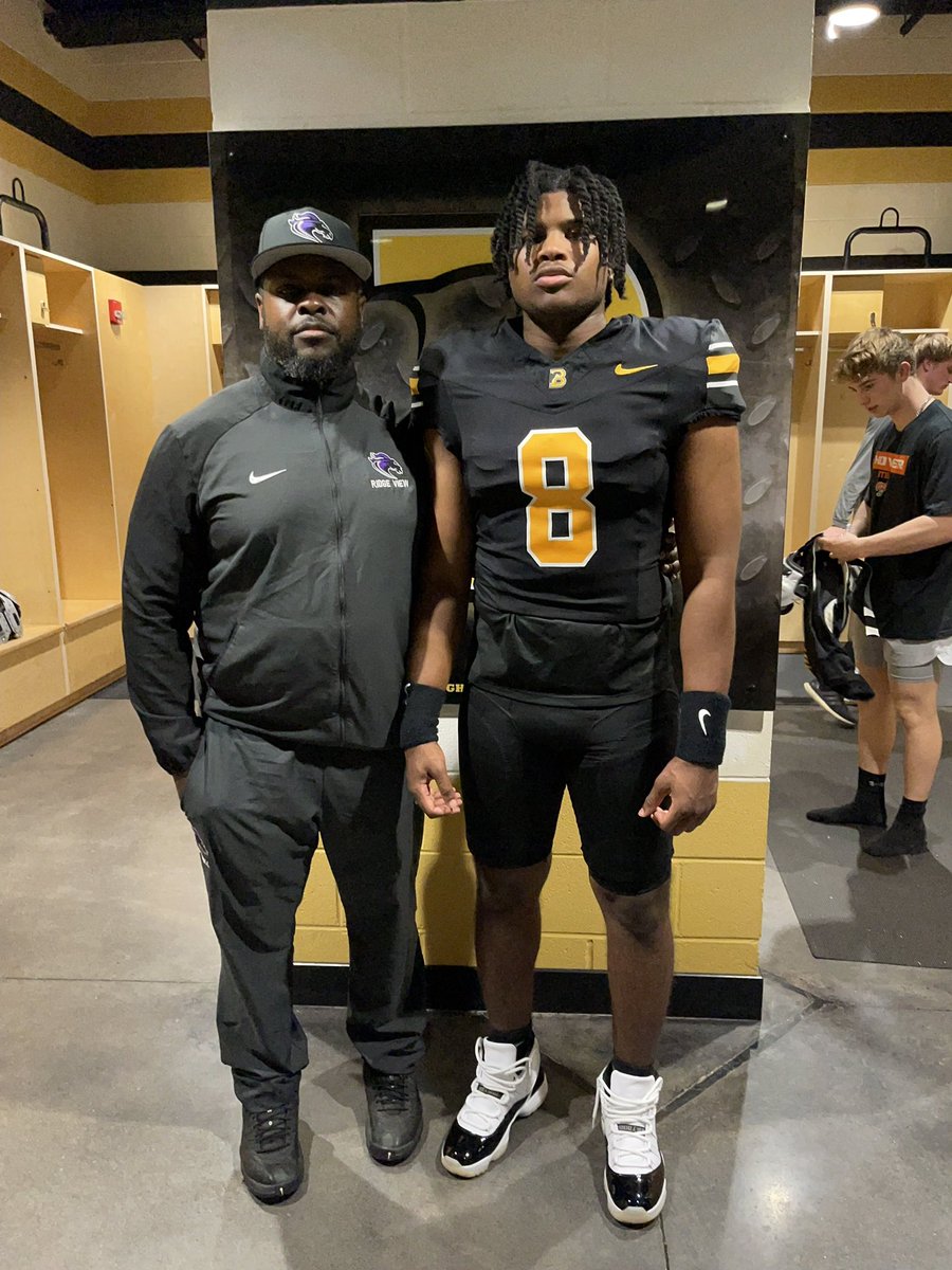 Breylon (@d1_brey) on Twitter photo After a great conversation with <a href="/Coach_Colucci/">Anthony Colucci</a> I am blessed to receive an offer from Birmingham Southern! <a href="/CoachJermAustin/">Coach Jeremy Austin</a> <a href="/coachcdudley/">Charlie Dudley</a> <a href="/BSCFootball/">BSC Football</a> <a href="/RidgeViewF_Ball/">Ridge View Football</a> <a href="/CoachHowardII/">Derek Howard, II</a> After a great conversation with <a href="/Coach_Colucci/">Anthony Colucci</a> I am blessed to receive an offer from Birmingham Southern! <a href="/CoachJermAustin/">Coach Jeremy Austin</a> <a href="/coachcdudley/">Charlie Dudley</a> <a href="/BSCFootball/">BSC Football</a> <a href="/RidgeViewF_Ball/">Ridge View Football</a> <a href="/CoachHowardII/">Derek Howard, II</a>