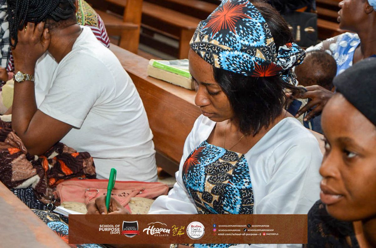 Schofpurpose's tweet photo. "Thy Word is a light unto my feet and a lamp unto my path. "
We learnt spiritual truths to engage in order to bring to physical manifestation the Prophetic Word for the year.

#schoolofpurpose
#heavenonearth
#january2024edition
#healingandpropheticservice https://t.co/la8CMikGRz