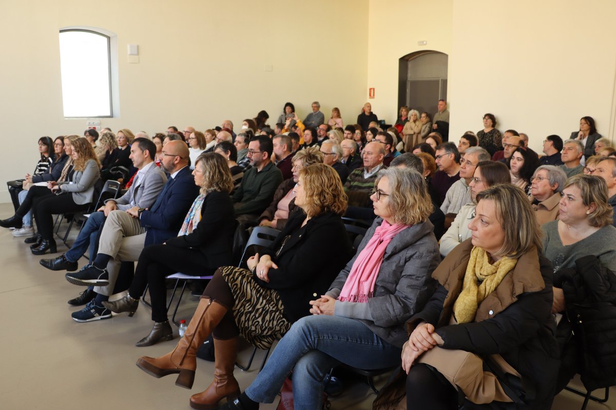 govterresebre's tweet photo. ⚪️Commemorem el Dia en Memòria de les Víctimes de l’Holocaust posant el focus en les víctimes femenines 

🗣️ #delegat @asalvadof: "Contar la història de les #TerresdelEbre és rellevant per seguir vertebrant la nostra identitat i crear sentiment de pertinença i comunitat" https://t.co/5ZcXOnV5MM