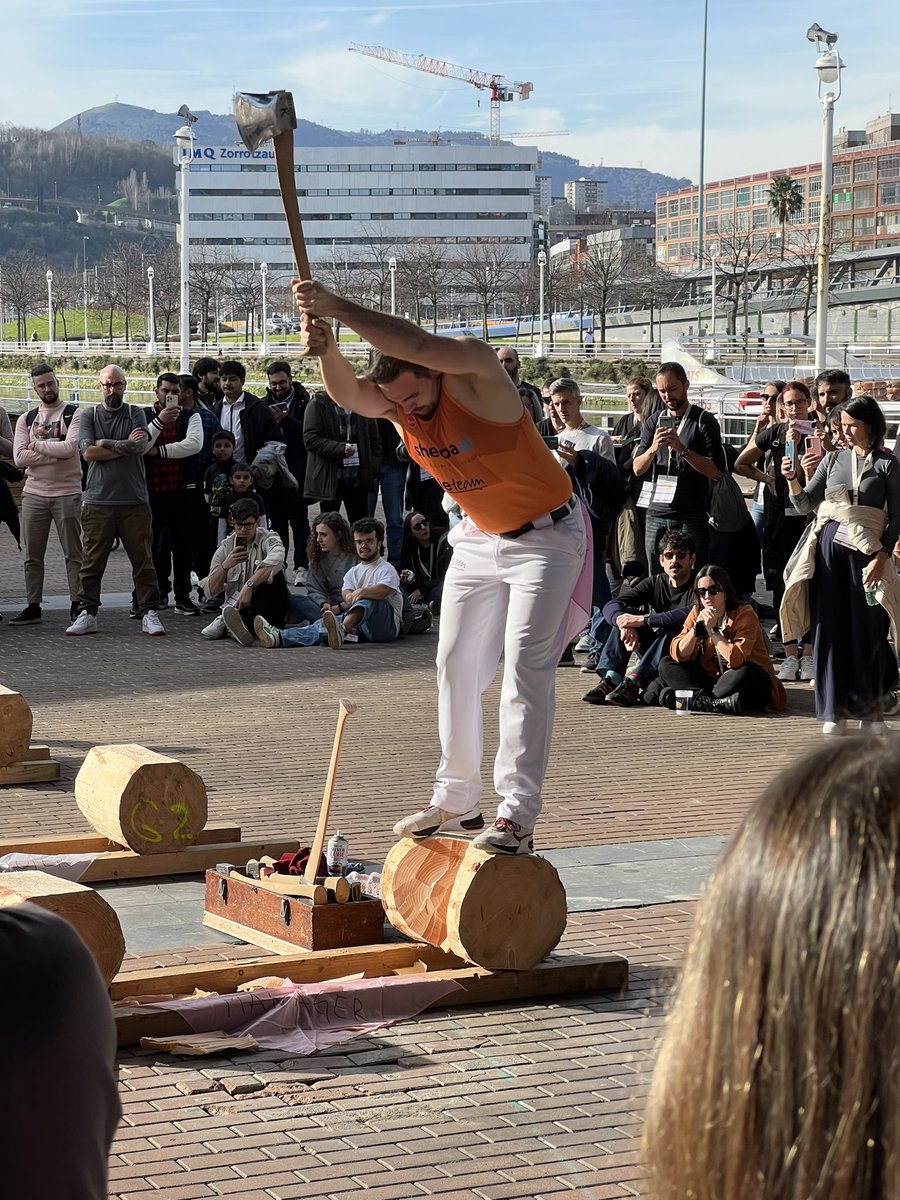 alexperezl's tweet image. #bilbostack24 Aparte de hablar de tecnología en la Bilbo, también hay cultura. Y que no se pierda nunca.