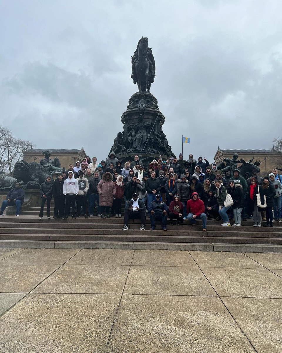 sendnetwork's tweet photo. Without prayer, we are powerless. 🙏 

So thankful for the 85 people in @SendPhilly who came together to pray over their city! God has great things in store for Philadelphia! https://t.co/gJVwE4HU5c