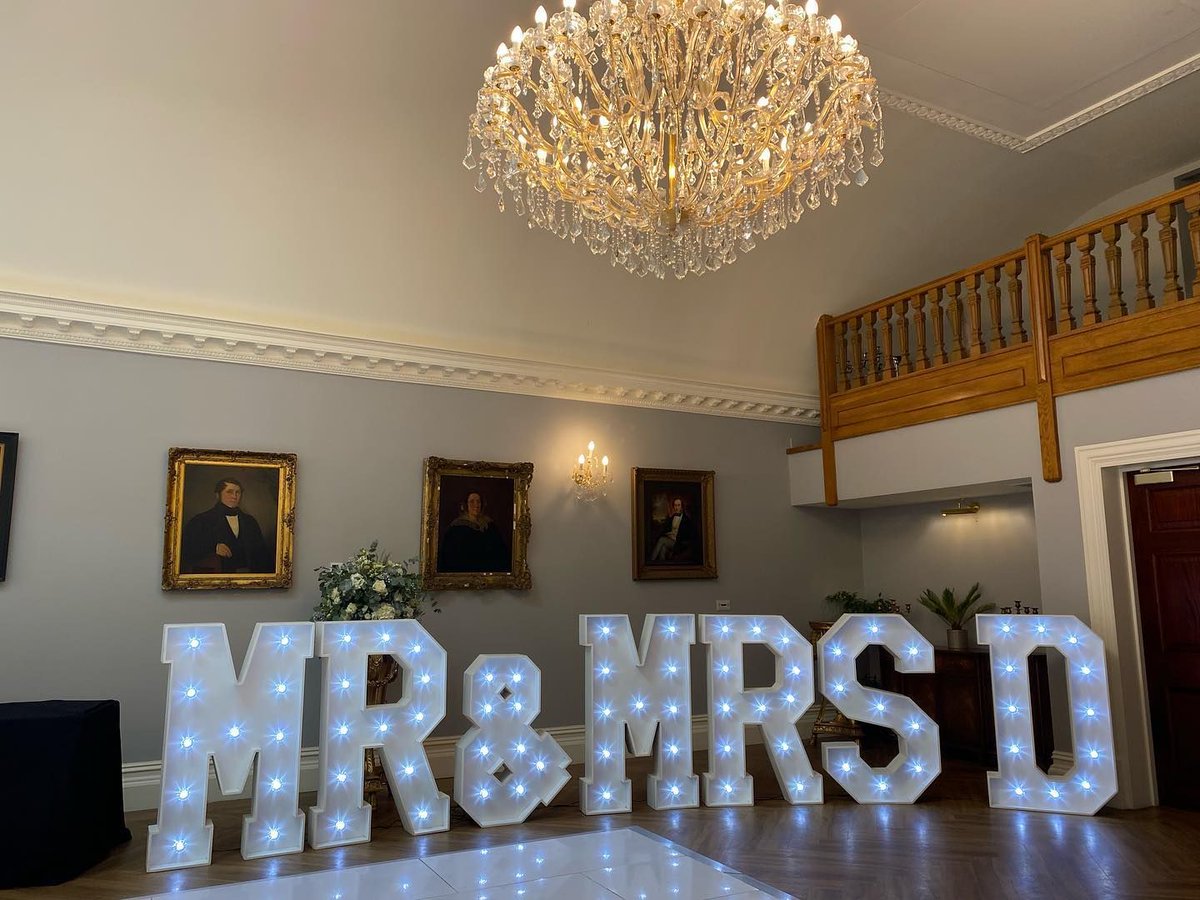 🎀👰  Illuminate your love story with Big Hire UK's show-stopping 4ft illuminated letters and numbers! 🌈💡 Captivating colour-changing lights create a stunning backdrop, making it truly unforgettable. ✨👫

thecompleteweddingdirectory.co.uk/BigHireUK/jw96…

#weddingvenuedecor #weddingprophire