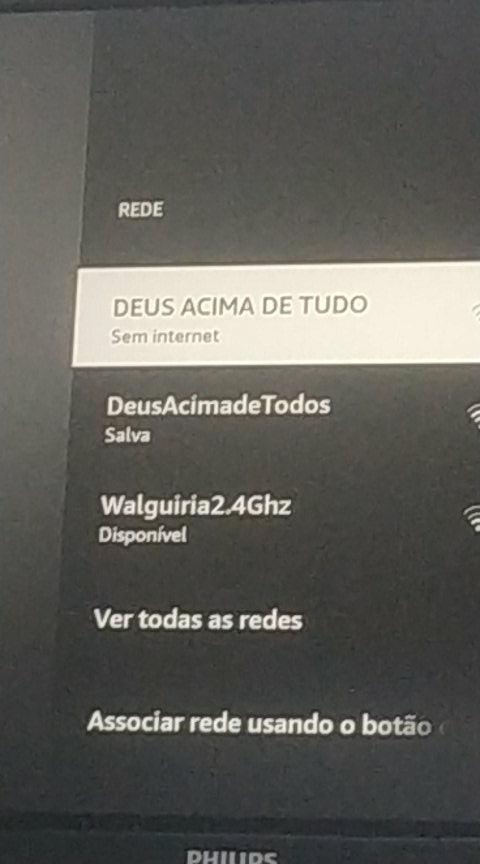 williamnofake's tweet photo. @oi_oficial @ViniiBernardo Conexão ruim a semana inteira, não adianta ligar pq o 0800 não atende, whatsapp Joice não funciona, valor da conta aumentou e hoje para completar estou sem internet. Qual a solução, @oi_oficial ??? https://t.co/ZweZSHqDYX