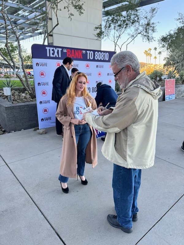 DreamaSKing's tweet photo. The @GOP Arizona Victory team is out in force signing up voters to take the pledge to #BeatBiden by banking their votes early 

Sign up now at https://t.co/LaufQzhHW2 to help Republicans win in November! https://t.co/PGhwyw7tBF