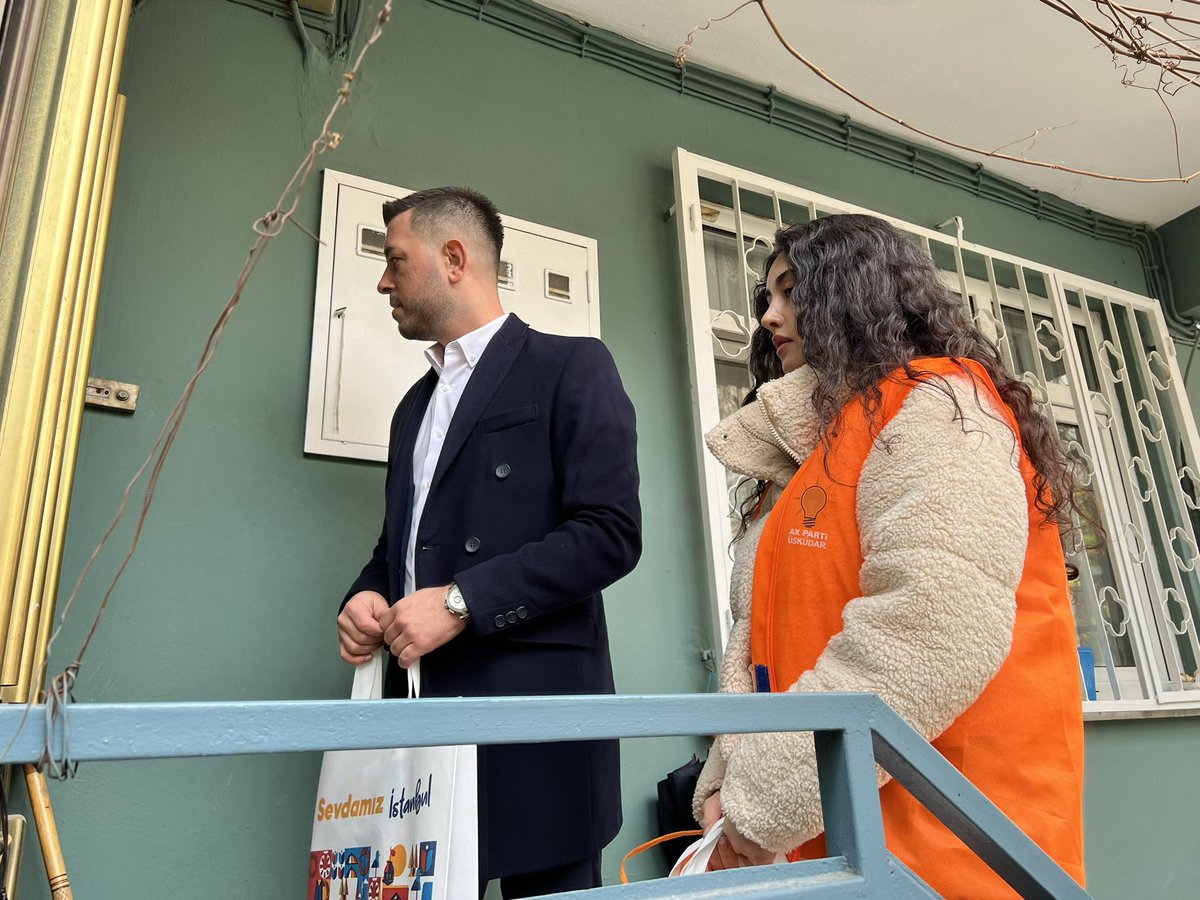 canalpersenn's tweet photo. Aşk ile çalışan yorulmaz 🇹🇷
⠀ 
Ünalan Mahallemizdeki seçmenlerimizi ziyaret ederek İstanbul Belediye Başkan adayımız Murat Kurum ve Üsküdar Belediye Başkanımız Hilmi Türkmen’in selamlarını iletip hasbihal ettik.
⠀ 
@hilmiturkmen34 
@demir_erdem 
@ak_uskudar https://t.co/RWDmJxJ3yt