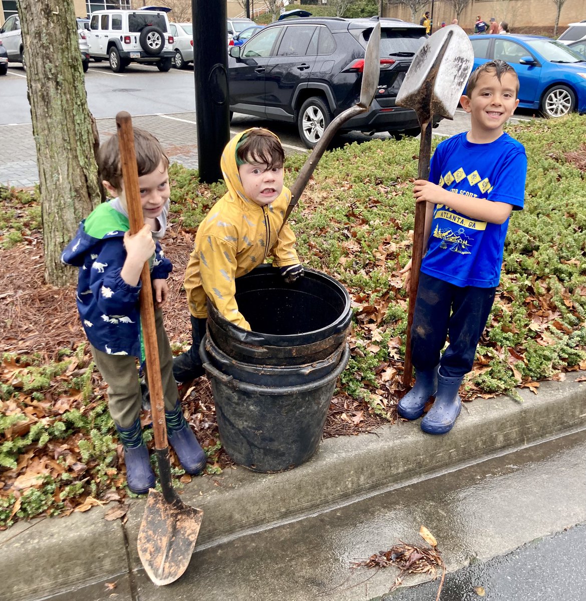 did a @TreesAtlanta planting with some dirtbag cub scouts this morning