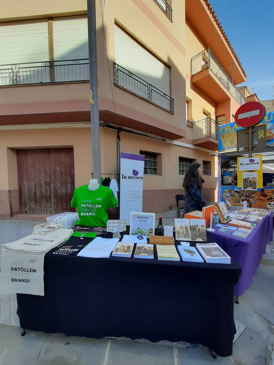 LaMuscaCat's tweet photo. Fira de Sant Vicenç de l'Espluga de Francolí. Us hi esperem aquest cap de setmana! https://t.co/UGvTcc06VE