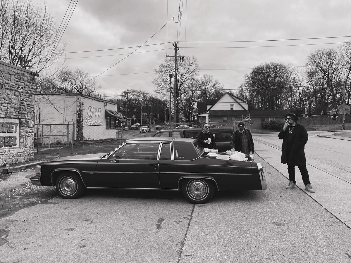 JDSimomusic's tweet image. Soul Food Picnic Table…
W/ @mckinley_james #roneoff 

At Lil Cee’s Soul Food East Nashville 
Photo by @joevmcmahan 

#comrades #hood #cadillac #soulfood #lowrentlivin #chitlins #friedporkchops #koolaid