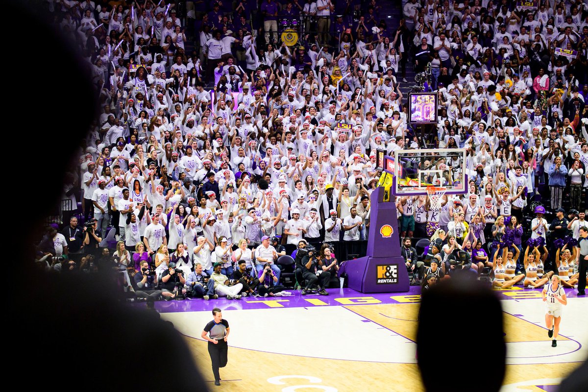 LSUwbkb's tweet photo. Thank you to everyone who had the LSU campus and PMAC buzzin’ to another level Thursday night 💜💛 https://t.co/SZizy0i3Wt