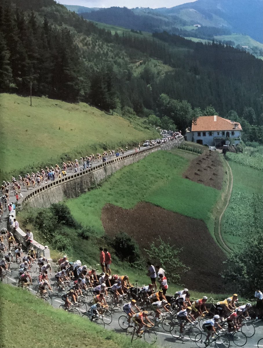 Climbing the Alto de Azkarate during the early stages of the 1991 San Sebastián won by Gianni Bugno.

📷 Graham Watson