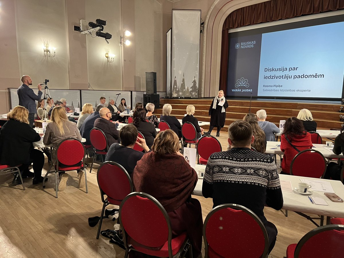 Šodien Bauskā norisinājas ikgadējais iedzīvotāju forums “Vairāk jaudas!”, pulcējot vairāk kā 70 aktīvos apkaimju iedzīvotājus. @Kulturas_centrs <a href="/KM_kultura/">Kultūras ministrija</a>