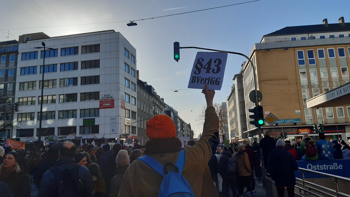 fehndrich's tweet photo. Schönes Wetter in Düsseldorf
#d2701 #dus2701 https://t.co/900rqfg74W