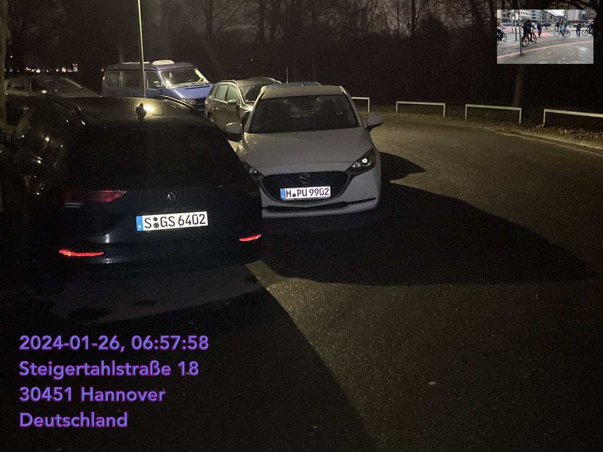 ICESonic6's tweet photo. In Anbetracht der Tatsache das Die Streife der Fraktion #AutoPolizei der @Polizei_H nicht #AutogewaltBlockade nicht ahnden -durch umsetzen will. @OlafLies #Innenministerium @Daniela_Behrens @SPDRatHannover @LarsKelich @hannoverpolitik #DienstAnweisung @hannover @BelitOnay https://t.co/PKwmqISKkq