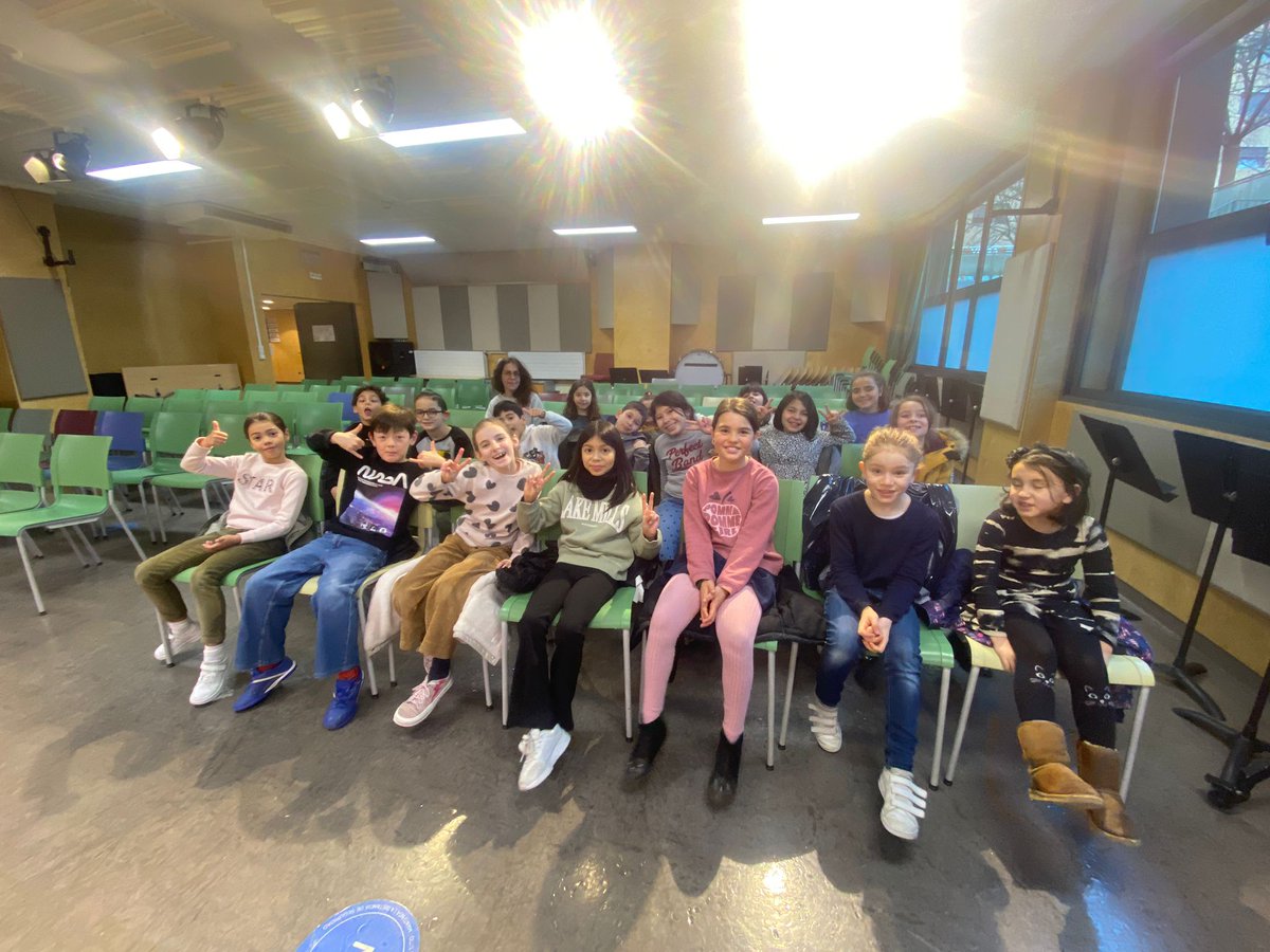 MRE_Eskola's tweet photo. EUS - Atzo LH3.mailakoak Kontzertu Pedagogikora joan ginen! Primeran pasa genuen!

ES - Ayer el alumnado de 3° de Primaria fueron al Concierto Pedagógico ¡Nos lo pasamos genial!

#kontzertupedagogikoa #egia https://t.co/mThhZUoPKl