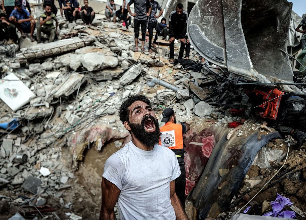 bekiservet's tweet photo. Bu çığlığı, bu soykırımı, bu vahşeti ve bu gözleri unutmayın.

Bu barbarlığı yaşatanları ve maruz kalanları konuşmaktan vazgeçmeyin.

Unutmayın
Unutturmayın

Gazze Özgür oluncaya,
Gazze kasabı yargılanıncaya kadar Filistin’i yazmaktan vazgeçmeyin.

 #AirDropAidForGaza 
 #FreePalestine