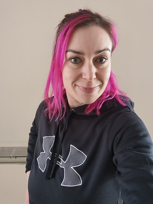 Live from the new home! 😂😍 https://t.co/K3NMFh8Vtv