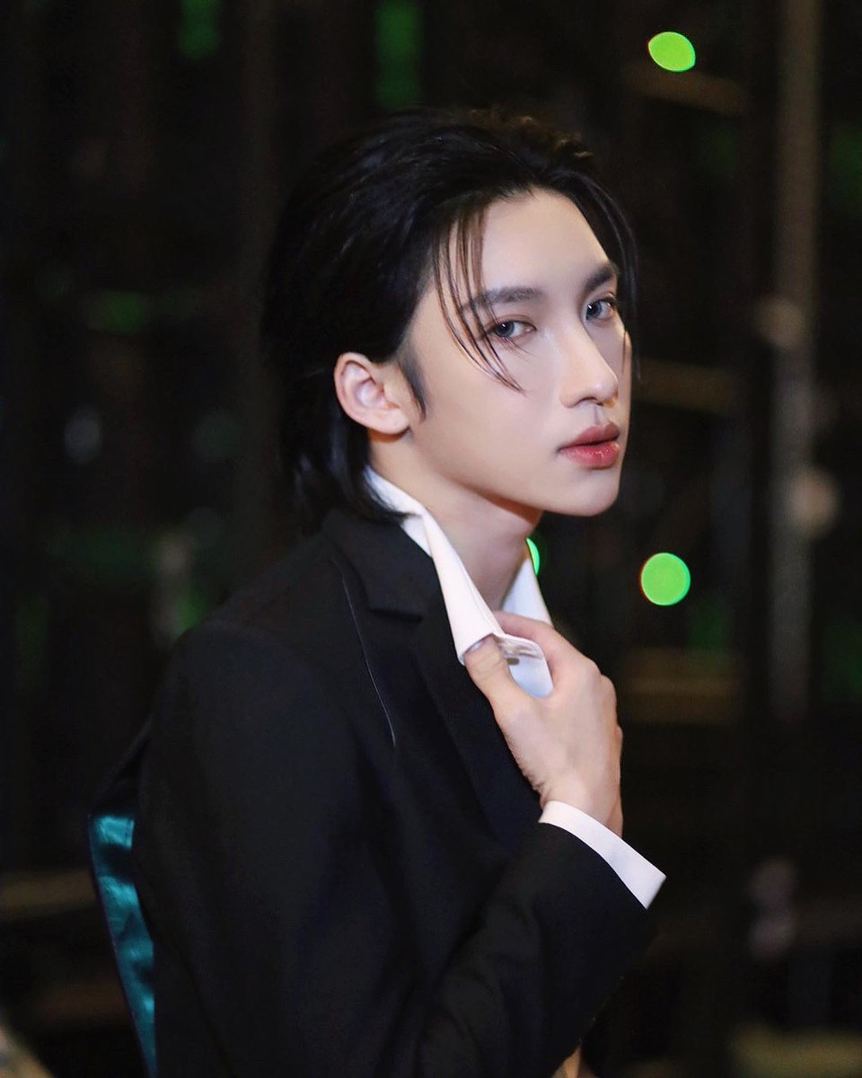 Noeul_lee6's tweet photo. Crush on you 🖤 #BoNoh #MagentaBoy #Noeulnuttarat https://t.co/h6twu8oAmc