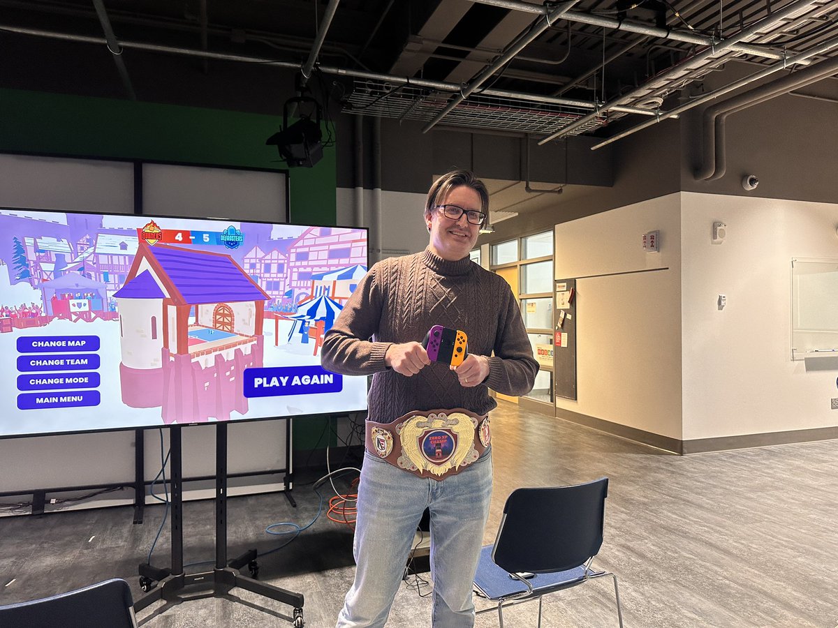 AhmanGreen30's tweet image. Last Friday we did the First Zero XP Faculty Video Game Tournament! #BIGFUN! Thank you to all the faculty members that participated and played their best and had a whole lot of fun! Thank you to our local Raising Cane’s for bringing some grub! #greatlyappreciated 
#cojmcfamily