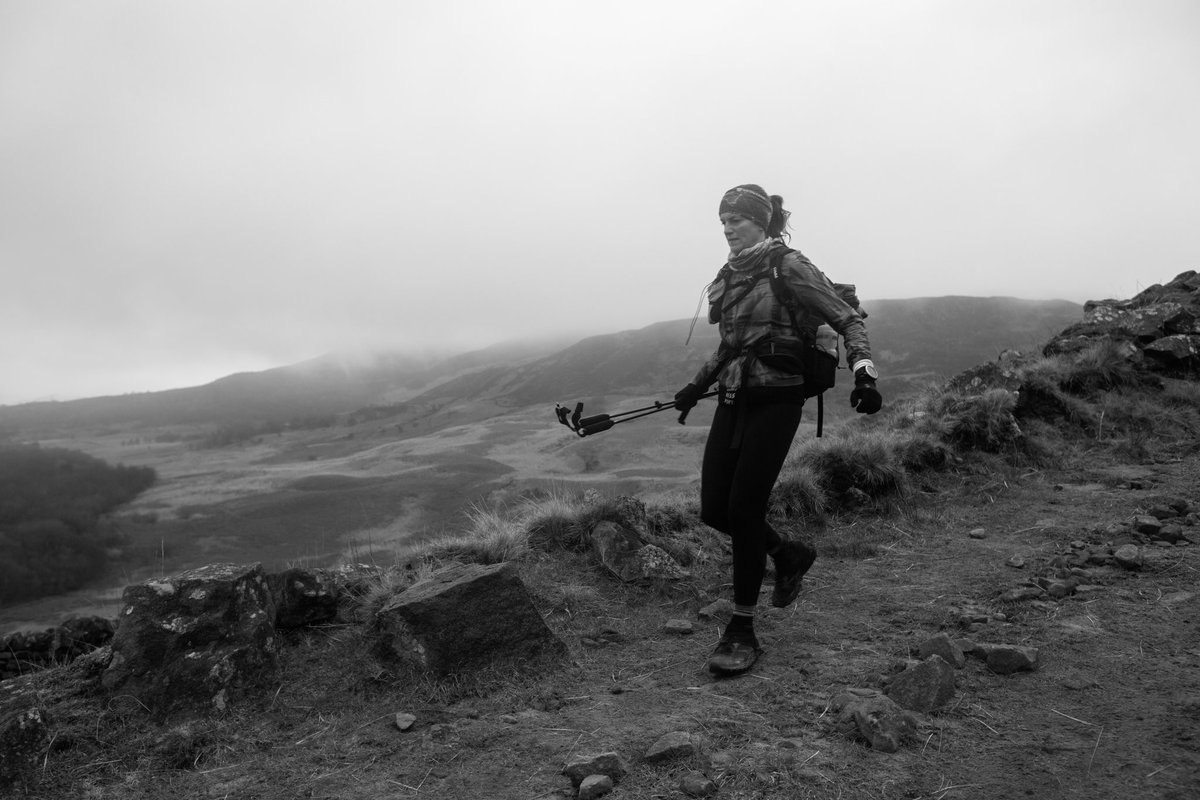 ratherbrunning's tweet image. A couple of action shots from The Spine Challenger South race a couple of weeks ago. Toughest race to date with only one official checkpoint, a heavy sack &amp;amp; half the race in darkness. Edale-Hawes 112 miles, 17,000 feet, zero sleep 🥺 Happy with 5th lady - what an adventure 🏃🏼‍♀️⛰️💜