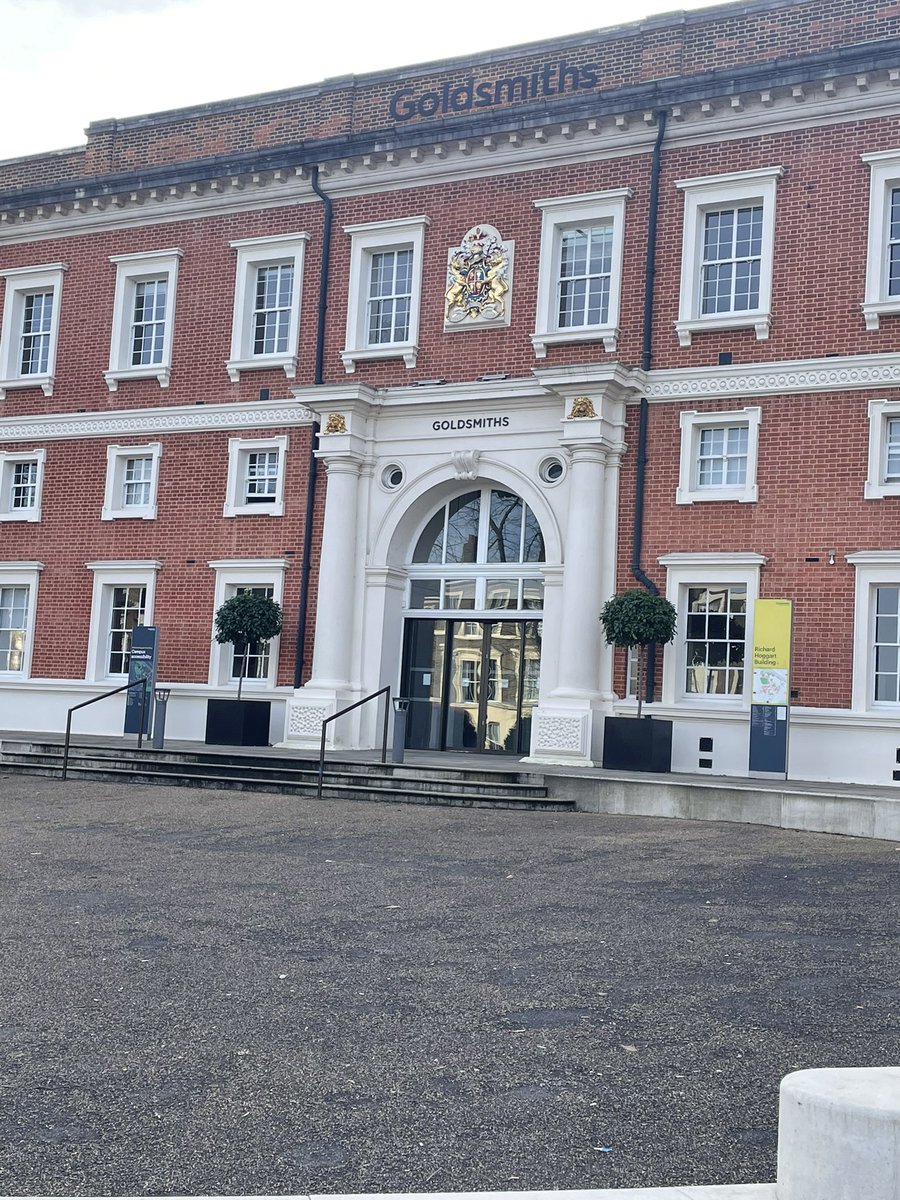 My work anniversary today, working with the 10th cohort of students on the MA Understanding Domestic Violence &amp; Sexual Abuse course at <a href="/GoldsmithsUoL/">Goldsmiths, University of London</a> <a href="/maudvsa/">Goldsmiths MA Domestic Abuse</a> 
Thanks for having me back <a href="/DoireannLarkin/">Doireann Larkin</a>