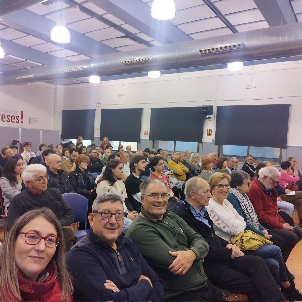 olayalourdes's tweet photo. Comencem els actes de #anyLenin amb @adelinaescande @JoanTafalla1 i Victor Ríos,  primer debat, vida i obra cent anys després. @larealitat
Petita licència donat que som a dissabte: 
Si no has llegit a Lenin ¿Com saps què fer? 
Nota: "Qué fer" és un llibre escrit per Lenin. https://t.co/2e3B17pHBv
