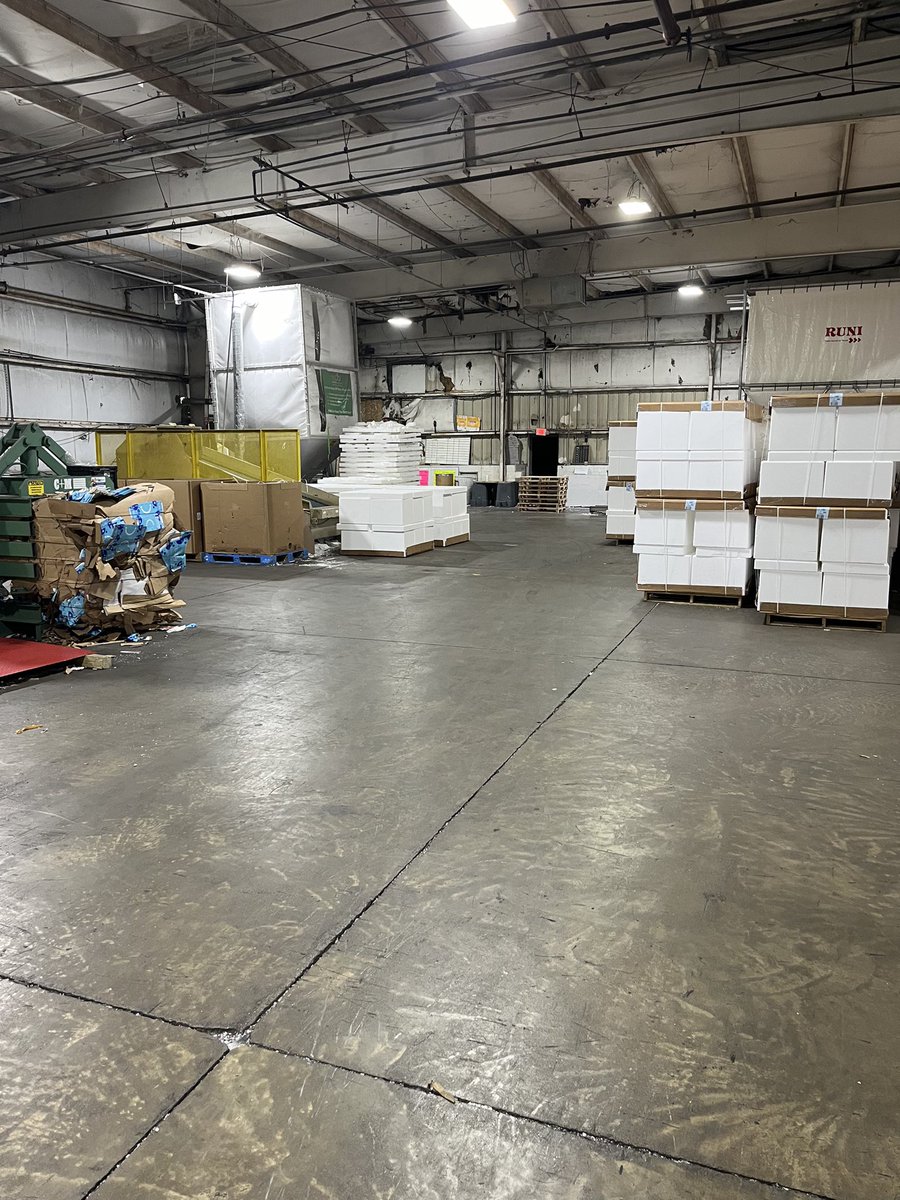 EcoDevelopment3's tweet image. Great job to our warehouse and plant staff. Production and loads are up and phenomenal improvements in organization and safety. Good job everyone! #Eco #Cincinnati #warehouse #EPS #Sustainability #recycling