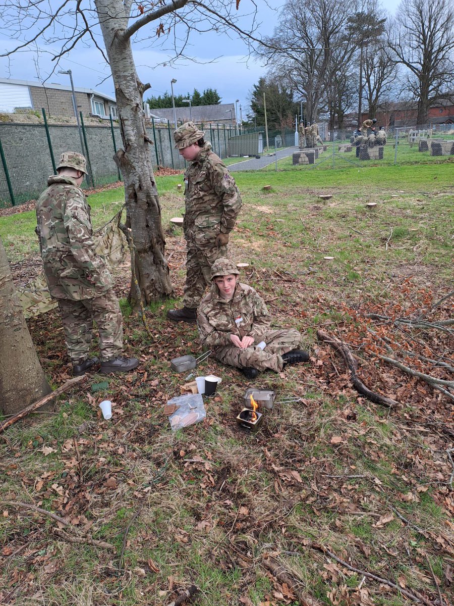 CCF_BGS's tweet photo. Our second recruit weekend has cadets from both sections learning how to live in the field, taking part in command tasks and learning basic CIS skills @BangorGrammar @GlenlolaSchool https://t.co/jhcpm5zoow