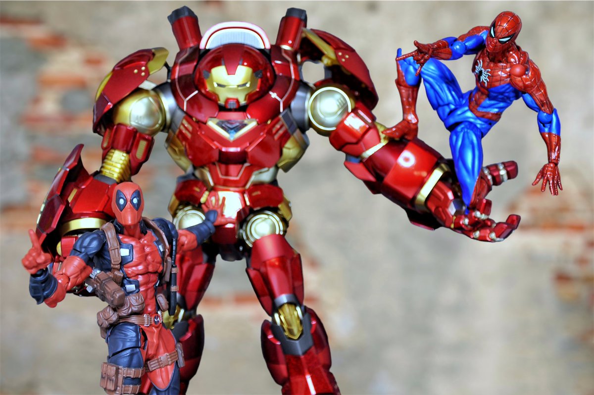 yellowsurfer80's tweet image. Deadpool being Deadpool.

#brokecollector80 #geekzone #zetravelinggeek #deadpool #marvel #ironman #hulkbuster #spiderman #revoltech #yamaguchi