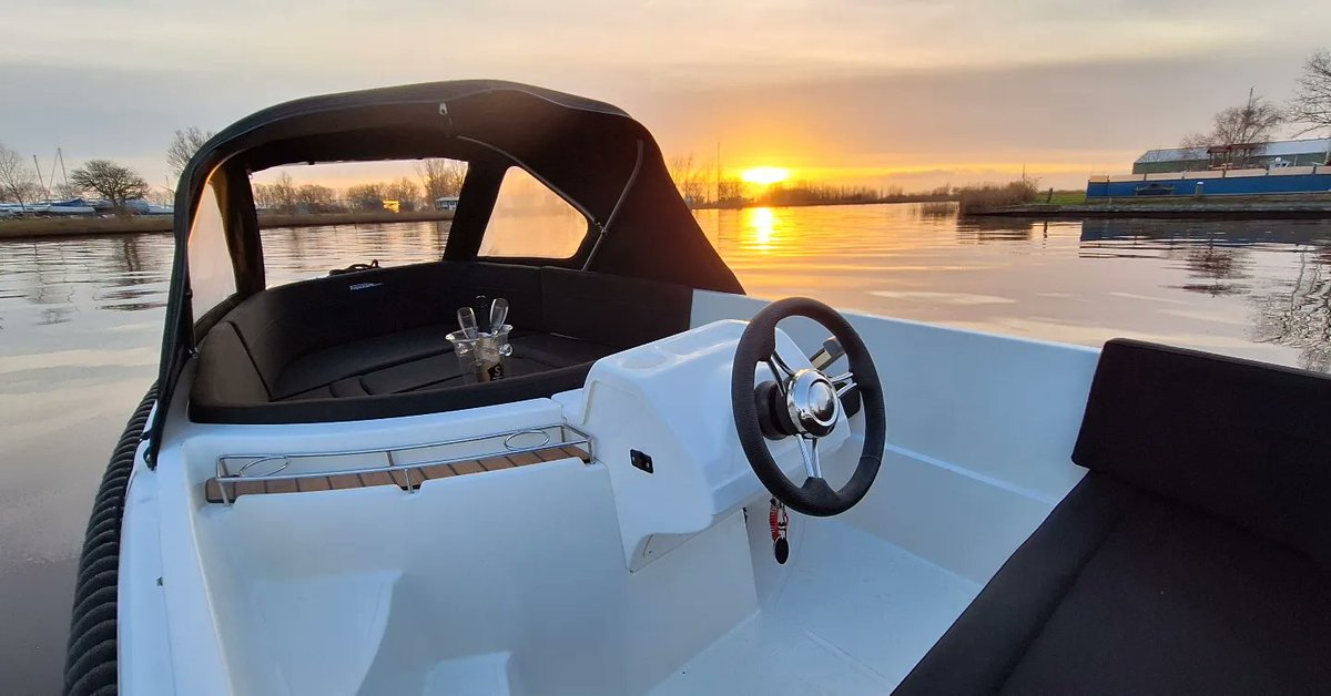 MarkBax77's tweet photo. Vandaag binnengekomen bij Klipper3! Een hele nette Topcraft 484 Grande Luxury. Voorzien van een stille en zuinige Honda 10pk 4-takt. We hebben er zelf mee gevaren en verheugen ons al op de zomer! Meer informatie: 06 44 66 33 03 #warns #berging #sleephulp #morra #sloep https://t.co/HoMyX4pgL5