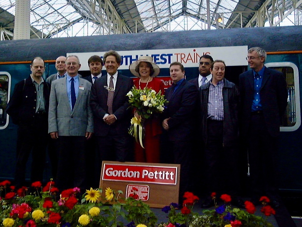 ashley2407's tweet photo. Some new faces and some ‘changed’ faces all here showing their support and dedication to a little 4VEP @Gordon_3417  almost 20 years later! https://t.co/rR3VZxTePY