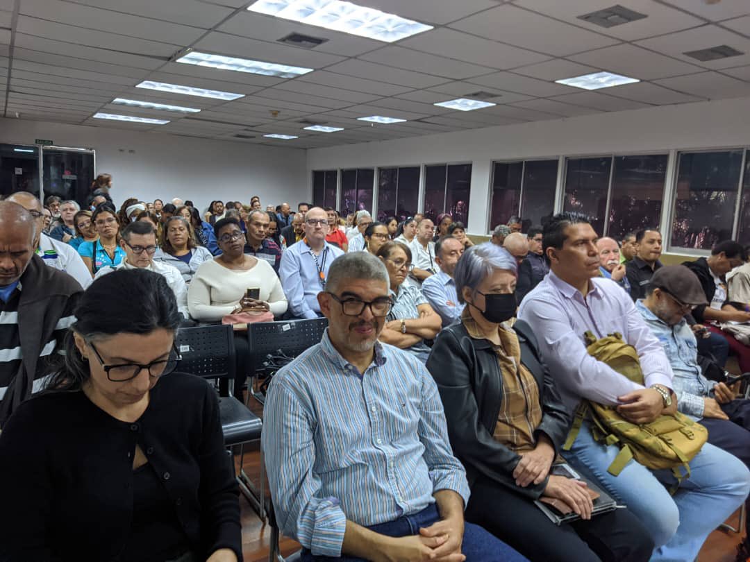 #Entérate 📣|| Este #26Ene se desarrolló el Seminario por la construcción de un modelo de "Gestión Universitario Productivo". Nuestra rectora Belkis Bigott afirmó que desde el 2005 la educación universitaria se ha transformado.

#JusticiaYVerdad
<a href="/NicolasMaduro/">Nicolás Maduro</a>
<a href="/_LaAvanzadora/">Yelitze Santaella</a>