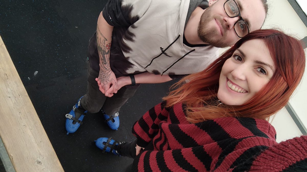 IArkas_'s tweet photo. We went ice skating and I didn’t fall over 😎 https://t.co/rYfP0cHu0y