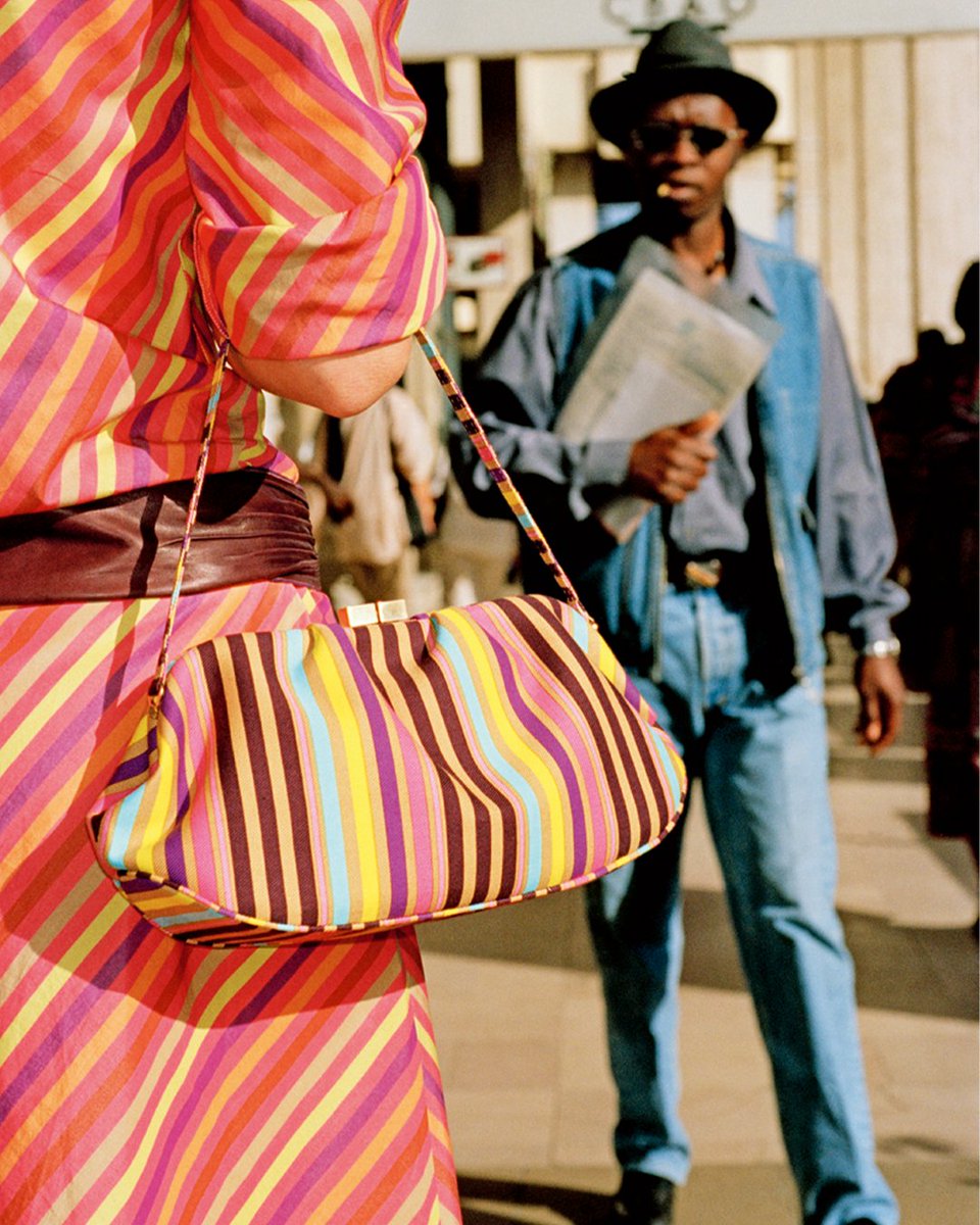 'Fashion Faux Parr' showcases Martin Parr’s collection of fashion photography for the first time in one book.

📍Dakar, Senegal, 2001
📸 Martin Parr (commissioned by Rebel)
📙 Click to pre-order: phaidon.com/fashionfauxparr