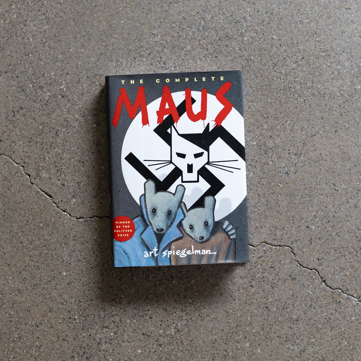 January 27th marks International Holocaust Remembrance Day, designated by the UN General Assembly. Take time today to read, reflect, and remember, including discovering or revisiting Art Spiegelman's MAUS.

penguinrandomhouse.com/books/171065/t…