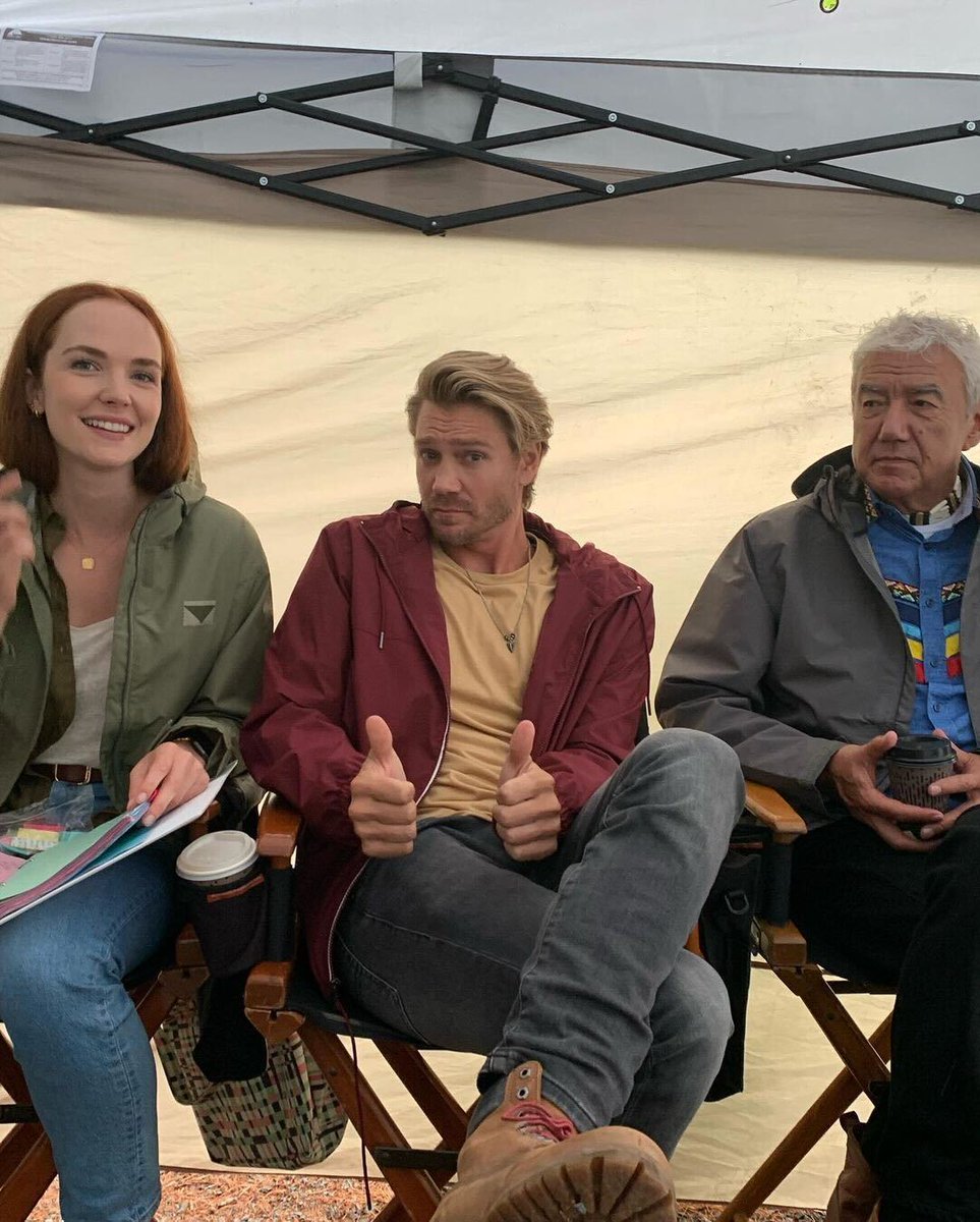 SullivansCrosCW's tweet photo. The last slide might be our fave 🥹 Stream all of #SullivansCrossing free now: https://t.co/HyZgpjPGcX

📷: morgankohan &amp; andreamenardmusic on Instagram

#TheCW #MorganKohan #ChadMichaelMurray #ScottPatterson #RobynCarr #AllanHawco #AndreaMenard #TomJackson https://t.co/JJLPkTgr0U