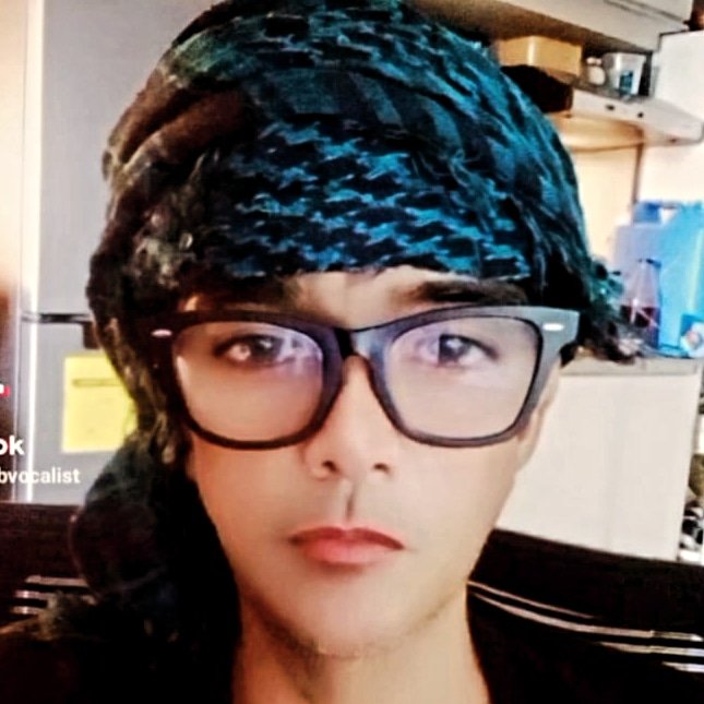RCBLeadVocalist's tweet photo. #NewProfilePic https://t.co/2hc21hDGci