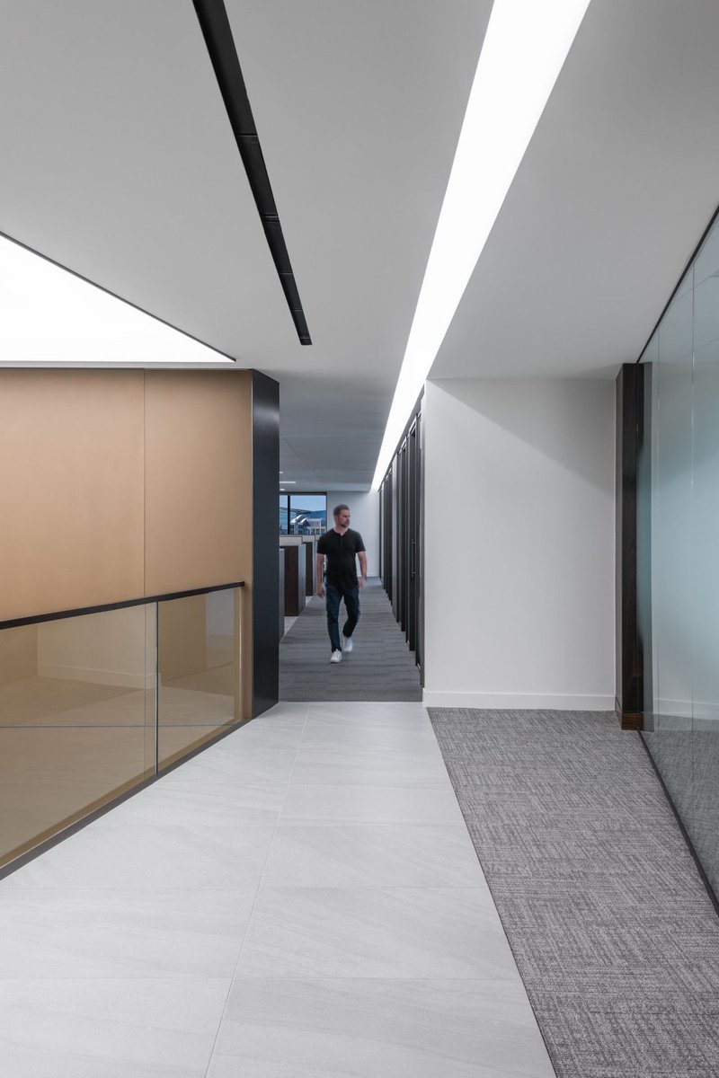 tls_lighting's tweet image. 🏢 In collaboration with the ALA Agency, we integrated our LumiGrid to the Orix Trammell Crow Center space, applying the Astra lighting engine to a semi-recessed mounting. Want to learn more about our projects and products ? Contact us today:
buff.ly/412O5Wf