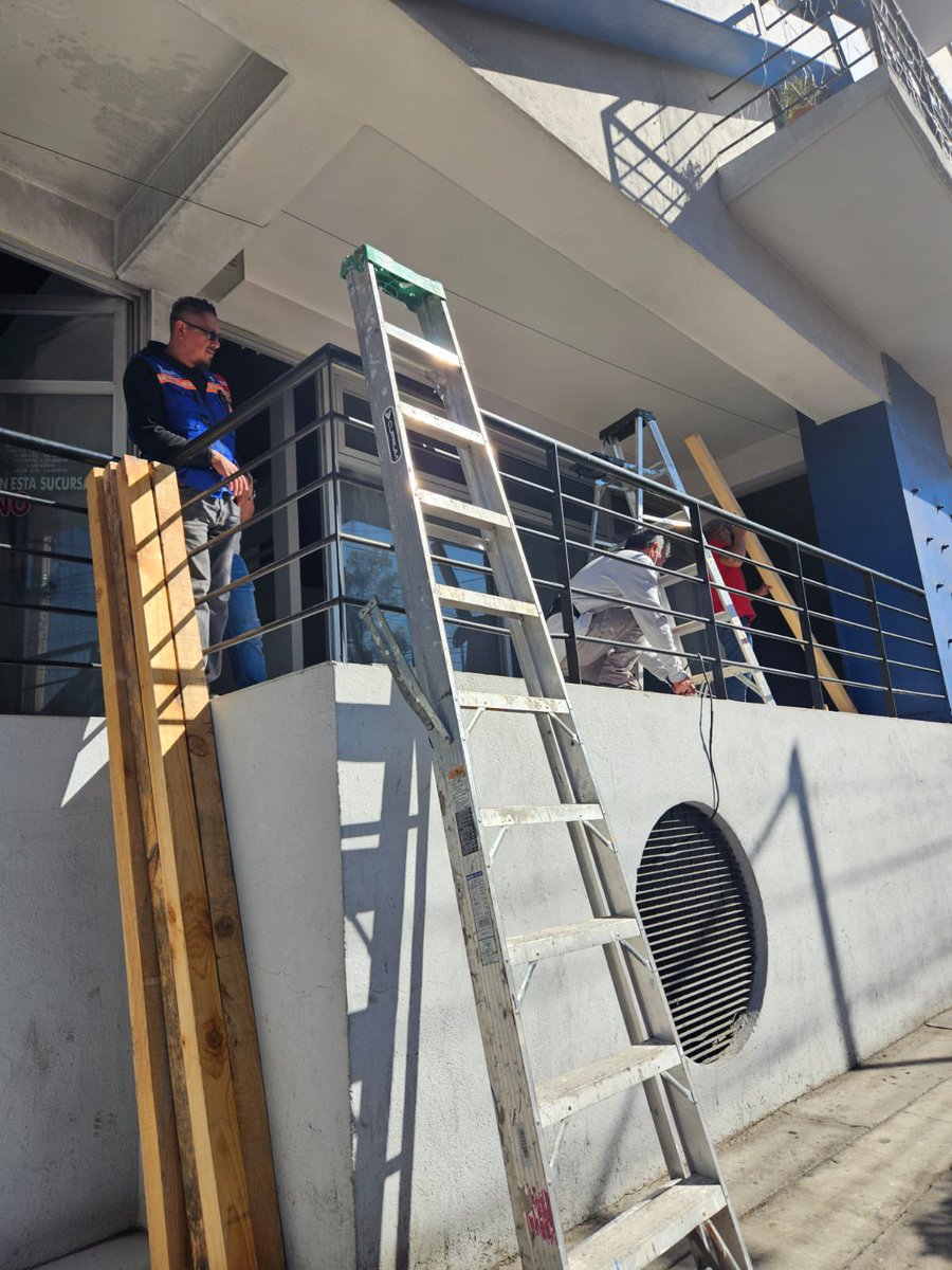 Insurgentes1260's tweet photo. Propietarios de @insurgentes1260 deben invertir en su seguridad ya que los locales que fueron otorgados injustamente por el @PJCDMX al @GobCDMX y ahora son de su propiedad están en abandono, fueron invadidos y representan un riesgo! @TuAlcaldiaGAM @martibatres https://t.co/mKGZ1qO81h