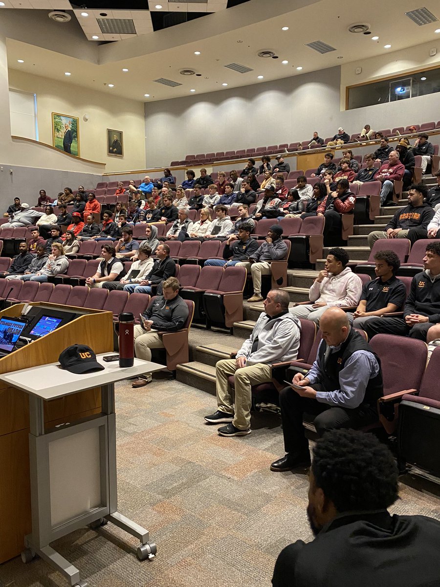 UrsinusFootball's tweet photo. Collegeville was packed with talent this weekend! Bunch of future Bears in the group. Thanks to Dr. Volkmer, Marqus Hunter, and Erin Stroble for speaking to our recruits about why being a Bear is special! #GoBears https://t.co/aupgO2zF4V