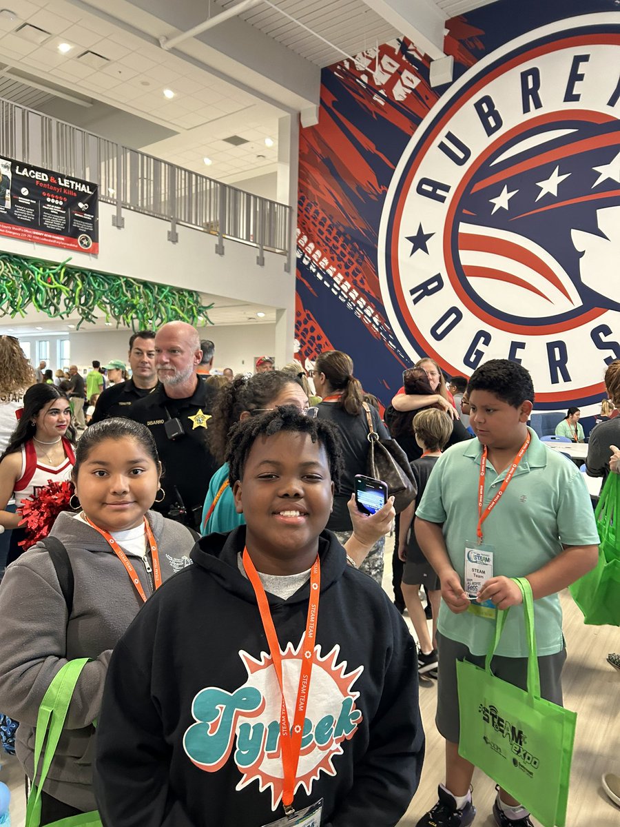 ajjklingsmith's tweet photo. We ❤️ STEAM Expo 2024! @ccpssteam @HLELeaderInMe https://t.co/ez0atXFR85