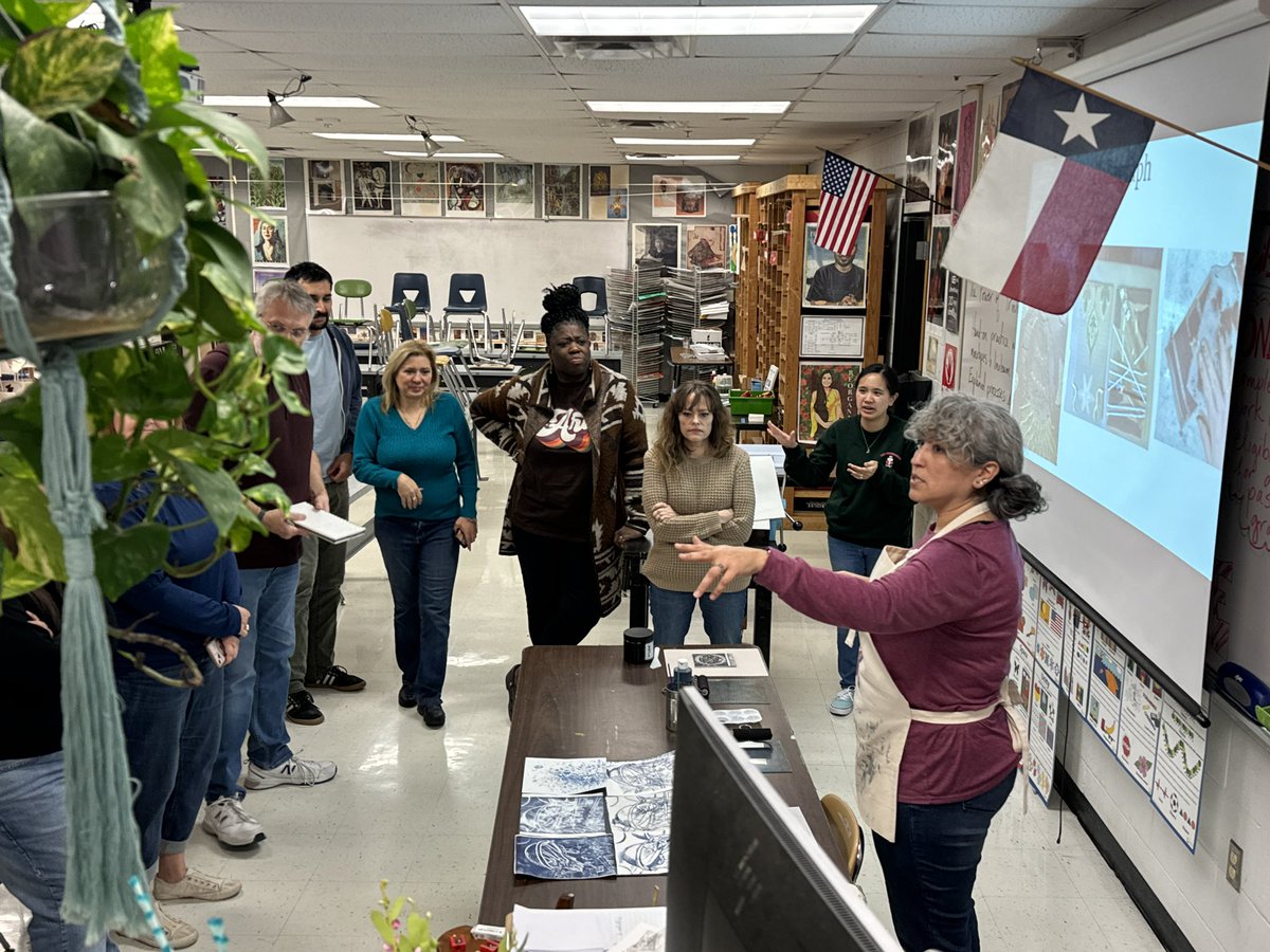With Brandy &amp; Mandy working a printmaking Professional Development! #nisdfinearts #printing #clarkart