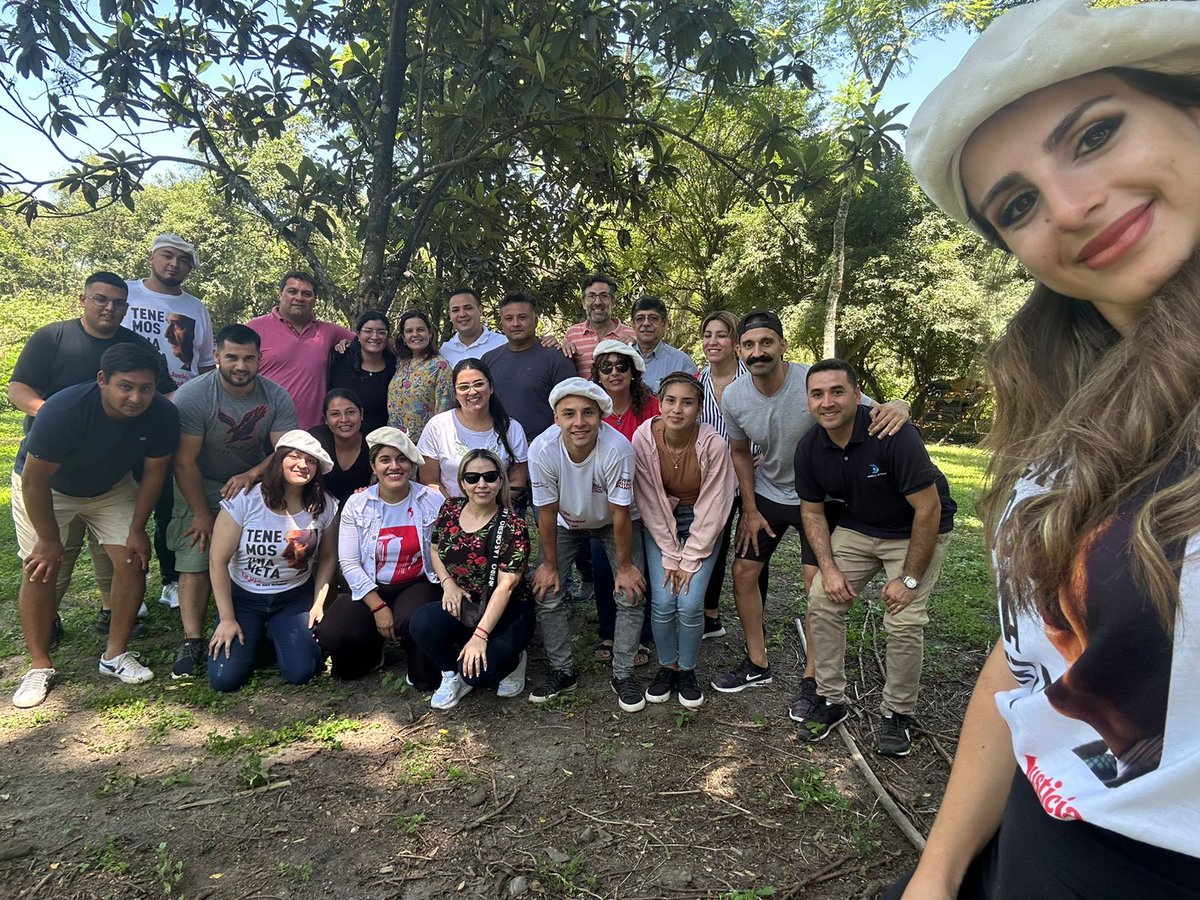 boinablancaucr's tweet photo. Compartimos con referentes y con la mesa de conducción del movimiento #BoinaBlanca para coordinar la organización del XIV° Encuentro de la Militancia en los #VallesCalchaquíes. 🏜 https://t.co/iNhCcFFFsy