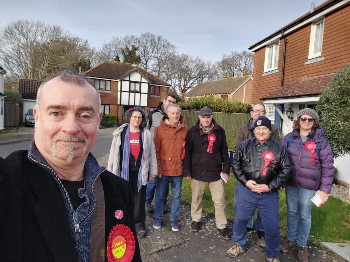 Out in Northbrook for our General Election candidate @BeccyCooper4Lab and Worthing Borough Council candidate Dom Ford #labourdoorstep #TeamLabour