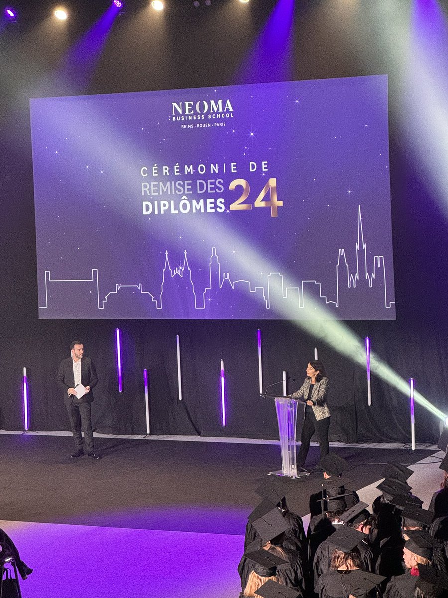 Présent à la « cérémonie de remise des diplômes 2024 » de <a href="/NEOMAbs/">NEOMA Business School</a> qui s’amuse à plagier notre logo VERHAEGHE !!!!!!
🤣🤣🤣
Quelle fierté 😉

#graduationneoma <a href="/delphmanceau/">Delphine Manceau</a> <a href="/Leclerc_MEL/">Michel-Edouard Leclerc</a>