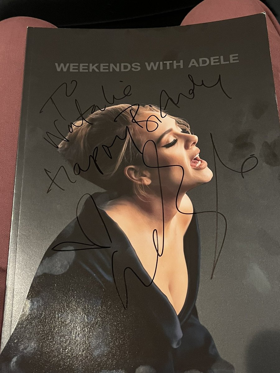 chris_cu4life's tweet photo. We will never forget this night!! 
This was truly special. @Adele @AdeleAccess #WeekendsWithAdele https://t.co/UdXtpVMoAg