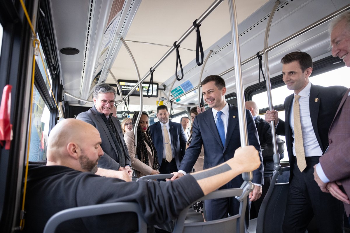 SecretaryPete's tweet photo. We're pleased to announce $142 million to the Eastern Pittsburgh Multimodal Corridor project, which will make life easier, better, and safer for the 100,000 people who travel through these systems daily. https://t.co/ZUlaFDOPe8