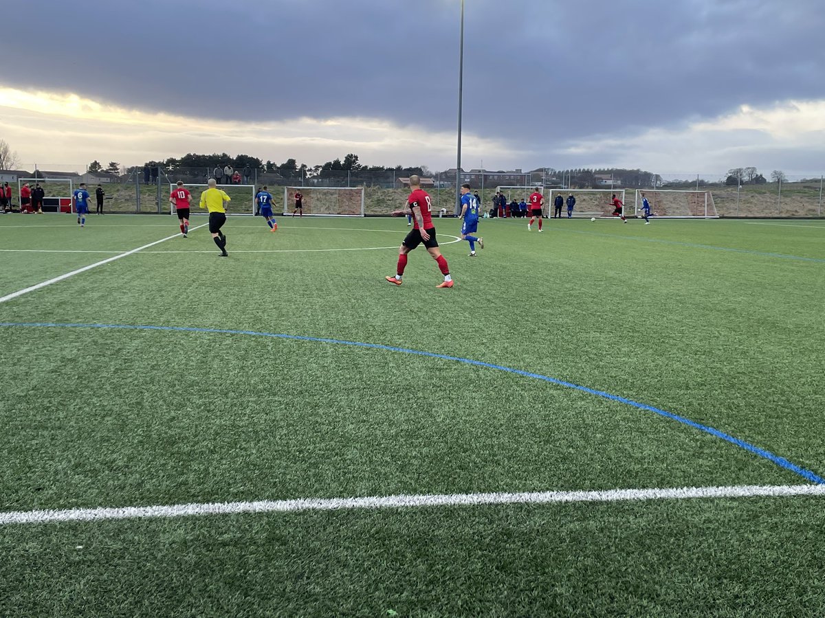 TerraceTrails's tweet photo. FT: @Rosyth_FC 2-2 @PrestonAthletic 
Entertaining 2nd half as both teams battled hard for possession. The visitors had chances to extend their lead but were unable to convert. Rosyth stepped it up a gear and made it all square through Healy. Preston didn’t gave the hosts a minute to savour their equaliser before super sub Laidlaw struck to retain Preston’s lead. More drama ensued as Rosyth’s Ness was sent off for the 2nd yellow card. Despite going down to 10 men, Rosyth adapted well and were very well organised. The game had plenty of action and hard tackles before Rosyth were awarded a late penalty just inside the box which Healy blasted high into the net from the spot for his brace. A hard thought draw from Rosyth who showed plenty of character to fight back, especially after being down to 10 men. Preston Athletic played great football but will rue the missed chances they had to kill off the game.
@EastScotlandFA