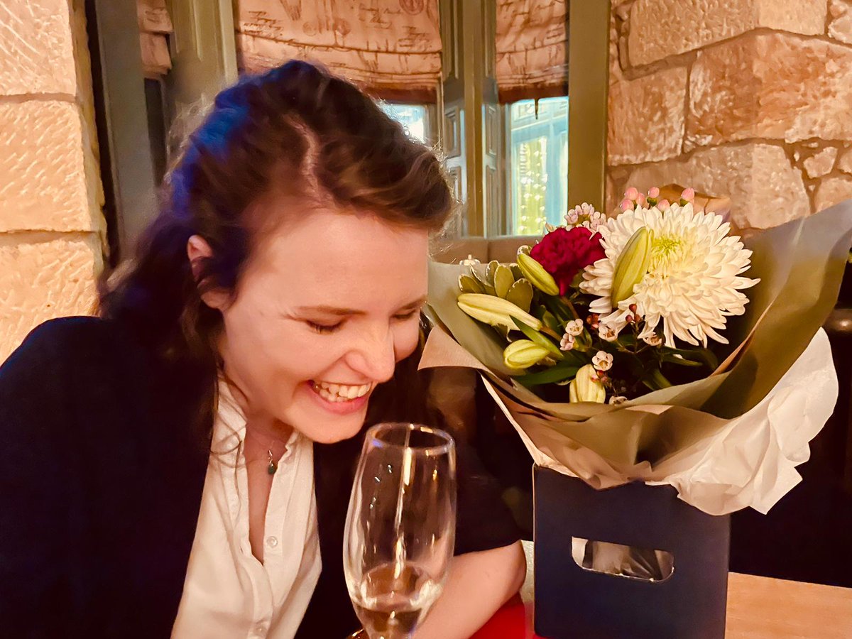 Overjoyed to have passed my viva yesterday!🎉 I'm v grateful to examiners Jen Birks & James Morrison, and Peter Baker for a wonderfully instructive discussion. A huge thanks to my superb supervisors @hinesjumpedup & @MichaelTHiggins for their invaluable advice & support 🥳😍🍾